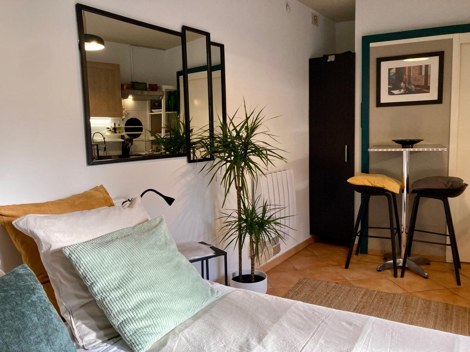 Aux 4 Logis Appart-Hotel - Studio Le City - Petit Dejeuner Inclus 1Ere Nuit Foix Exterior photo